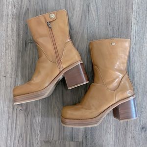 Skechers Vintage Y2K Square Toe Platform Boots